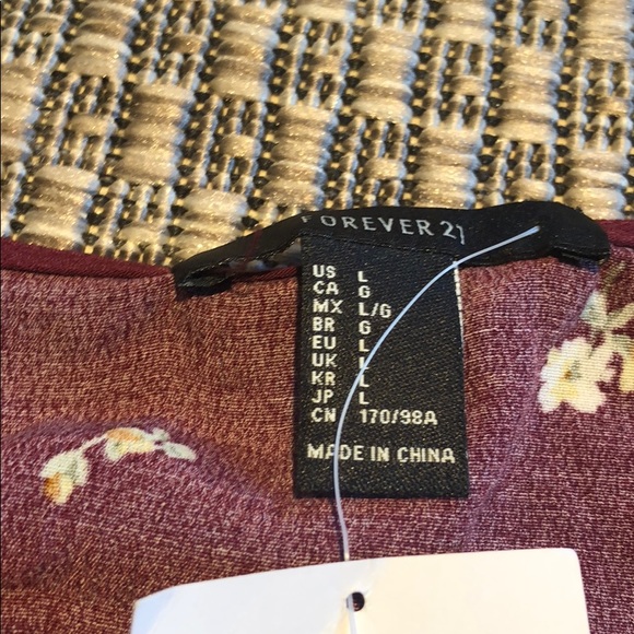 FOREVER 21 crop flower top! - Picture 3 of 6